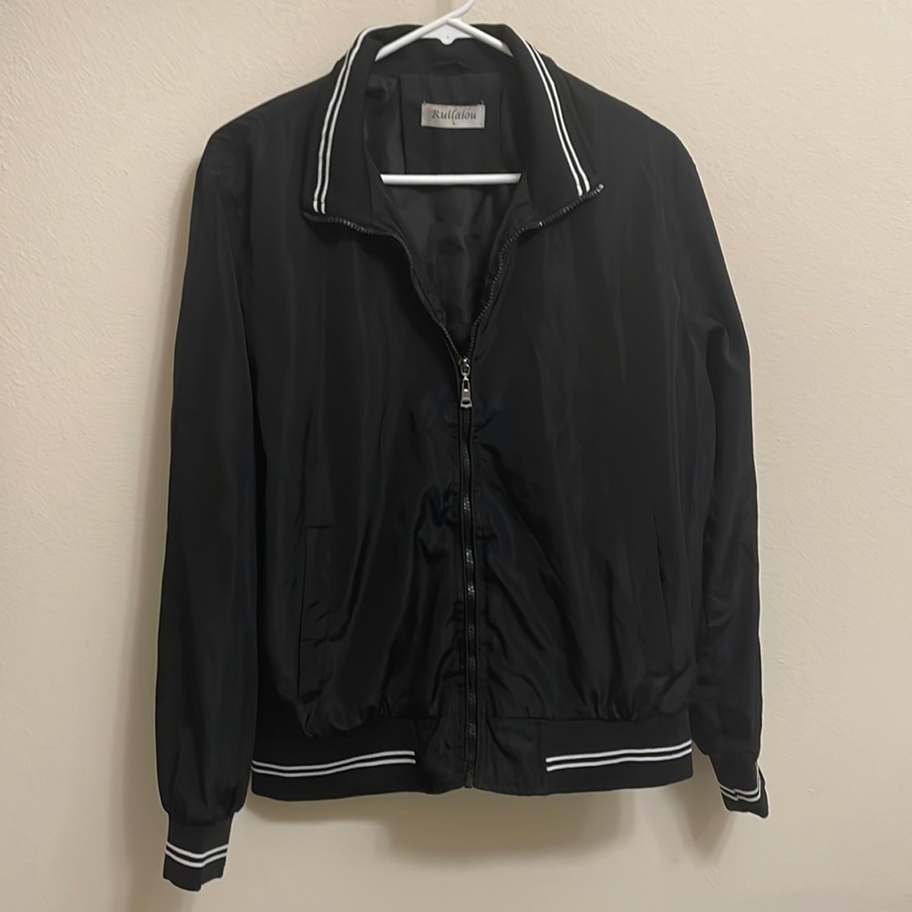 Black Cotton & Polyester Ruilaiou Windbreaker Jacket with Inside Pocket